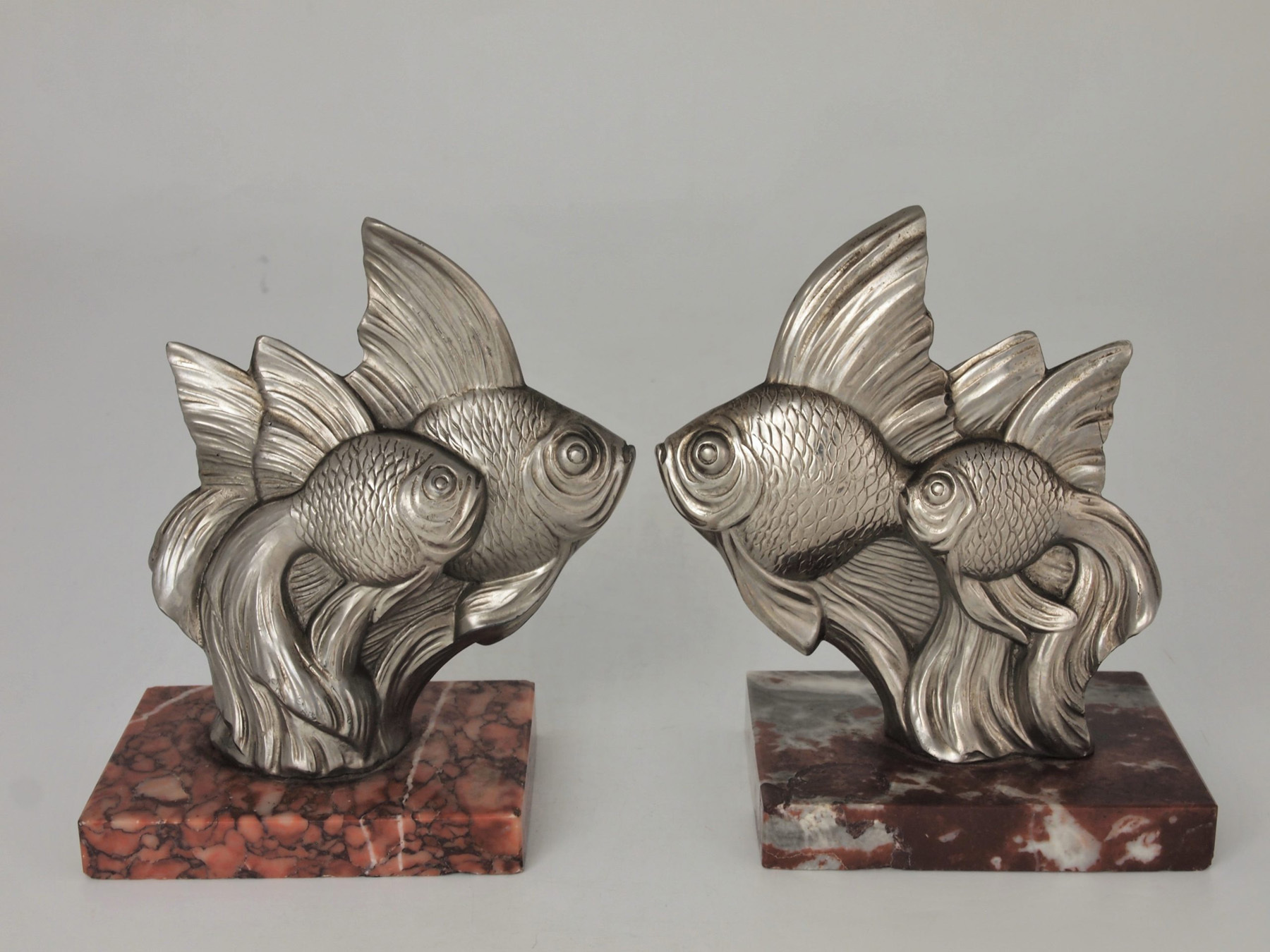 https://www.nouveaudecoarts.com/wp-content/uploads/2020/09/veiltail-fish-bookends-cOj2-scaled.jpg